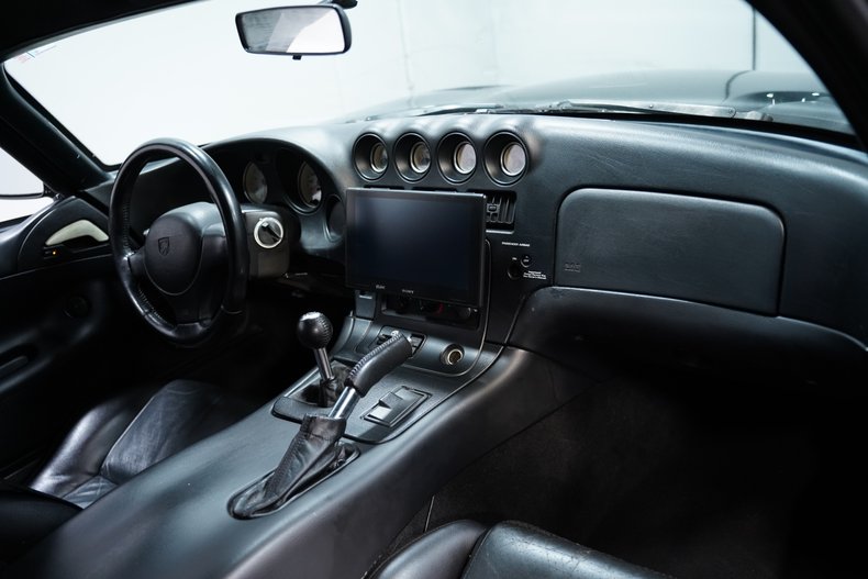 2000 Dodge Viper 37