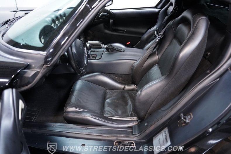 2000 Dodge Viper 29