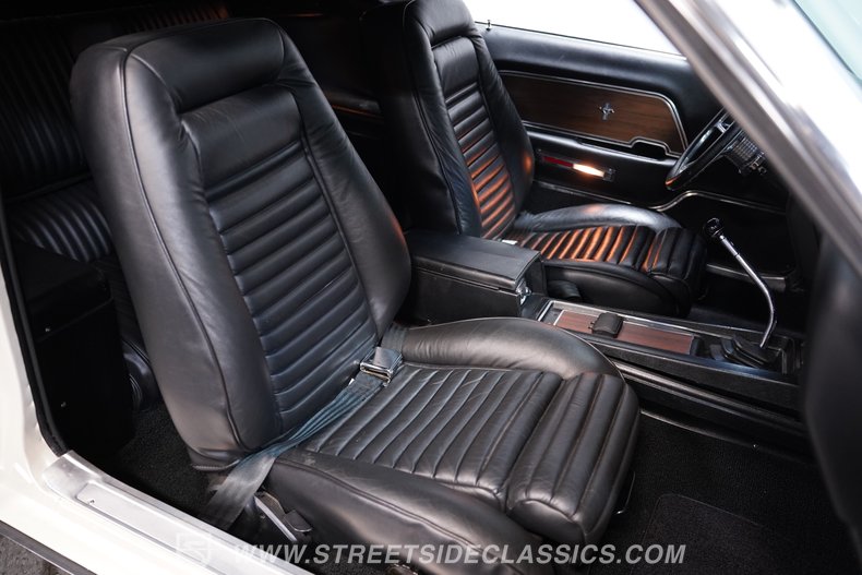 1969 Ford Mustang 37