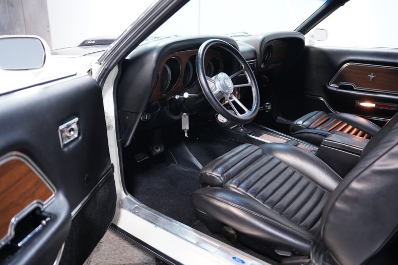 1969 Ford Mustang 4