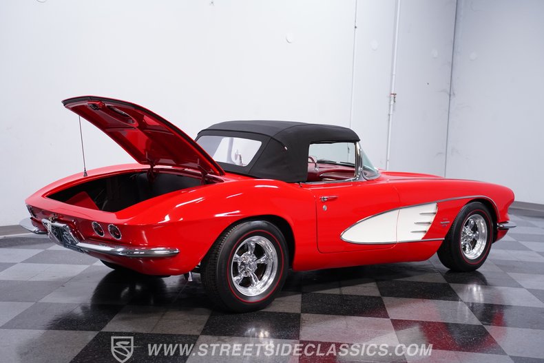 1961 Chevrolet Corvette 40