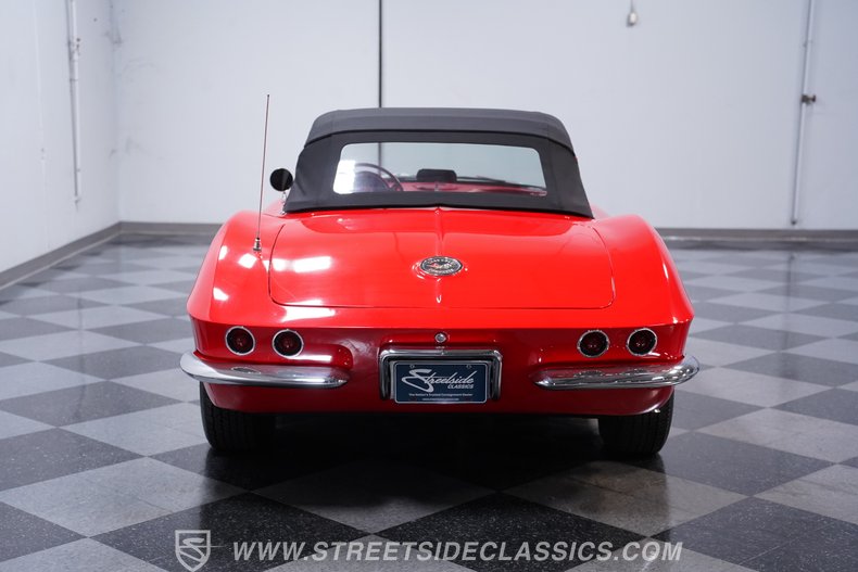 1961 Chevrolet Corvette 10