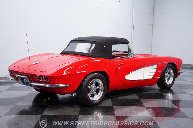 1961 Chevrolet Corvette 12