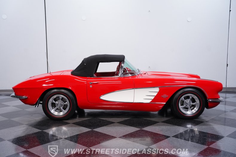 1961 Chevrolet Corvette 13