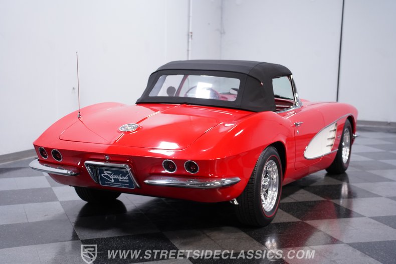 1961 Chevrolet Corvette 11
