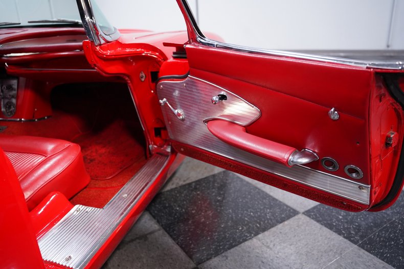 1961 Chevrolet Corvette 39