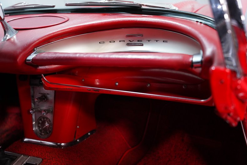 1961 Chevrolet Corvette 38