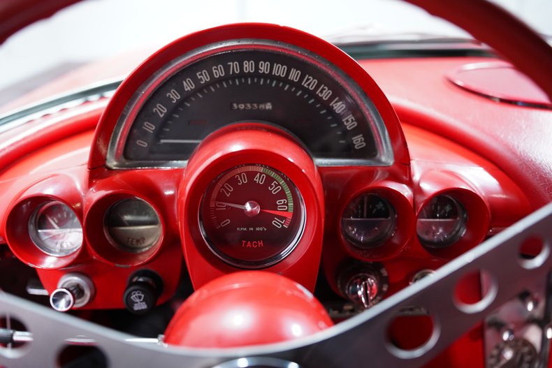 1961 Chevrolet Corvette 31