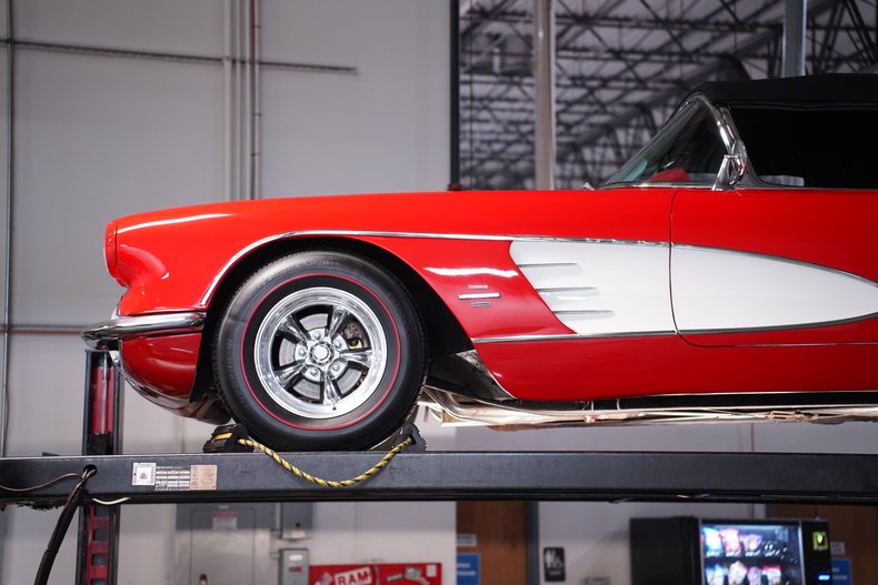 1961 Chevrolet Corvette 48