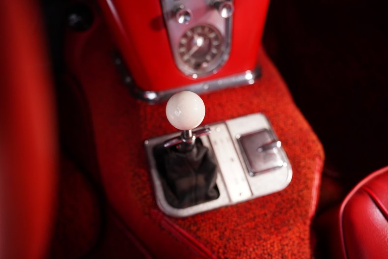 1961 Chevrolet Corvette 33
