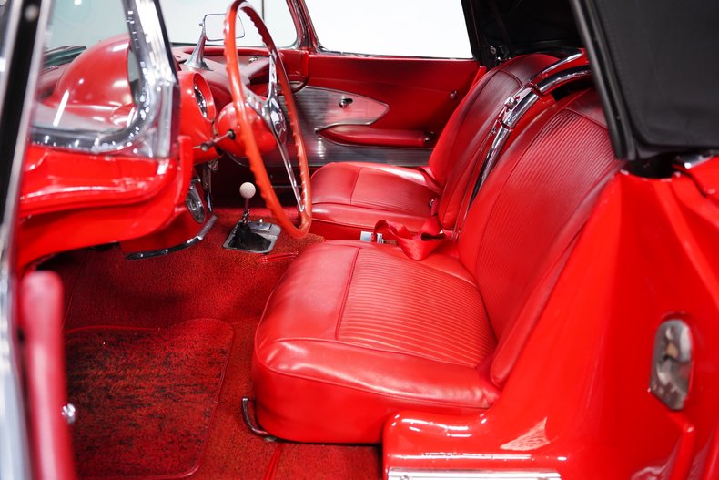 1961 Chevrolet Corvette 29
