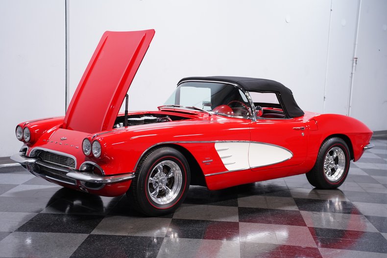 1961 Chevrolet Corvette 25