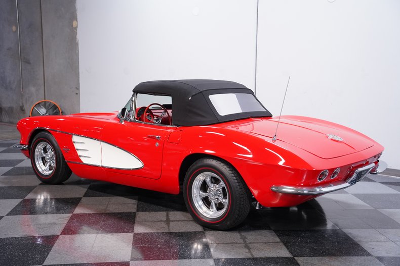 1961 Chevrolet Corvette 8