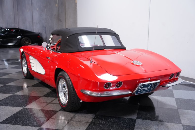1961 Chevrolet Corvette 9