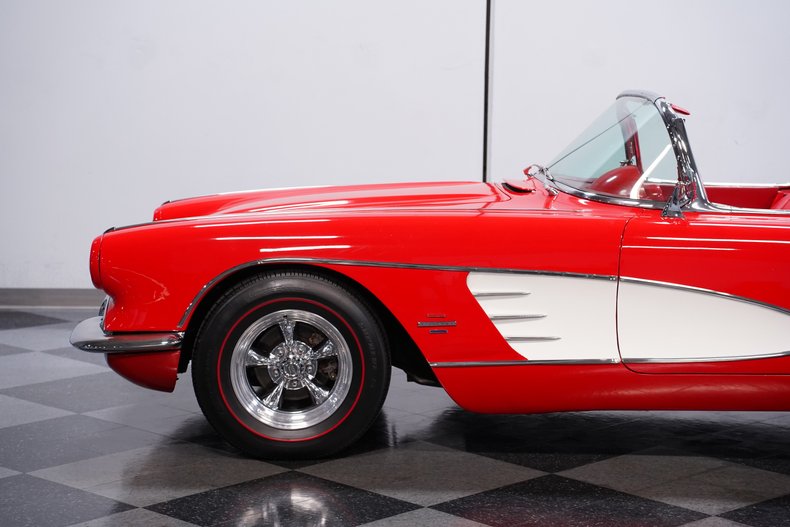 1961 Chevrolet Corvette 19