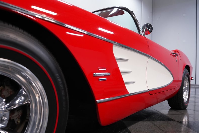 1961 Chevrolet Corvette 18