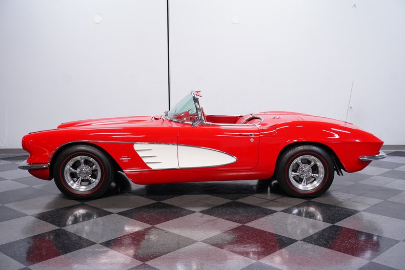 1961 Chevrolet Corvette 2