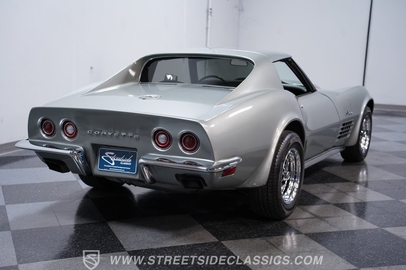 1972 Chevrolet Corvette 11