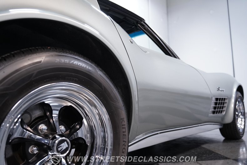 1972 Chevrolet Corvette 23