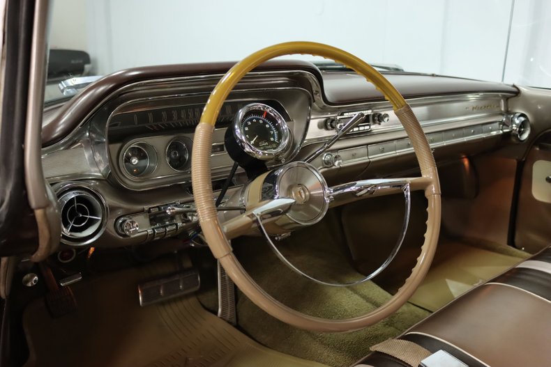 1960 Pontiac Ventura 48