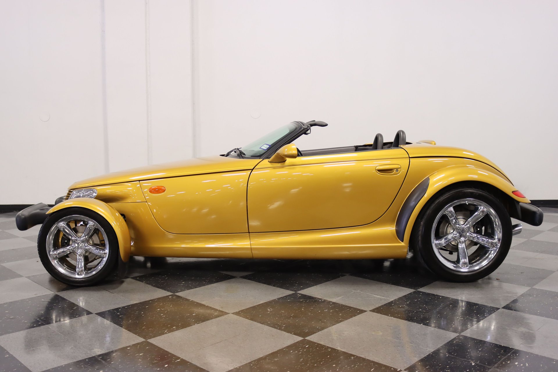 2002 chrysler prowler with matching trailer