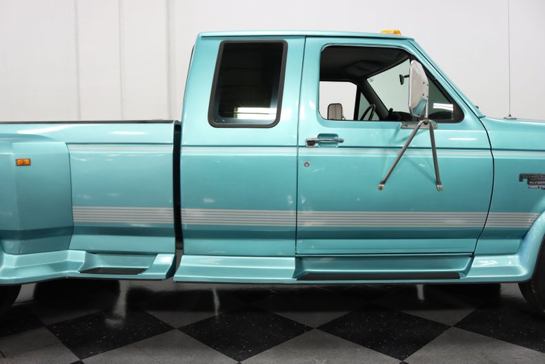 1997 Ford F-350 36