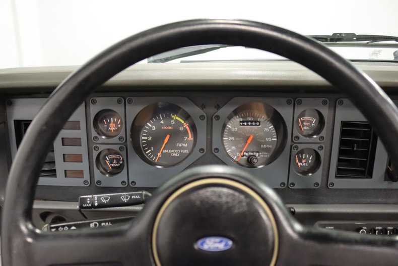 1986 Ford Mustang GT Convertible 38