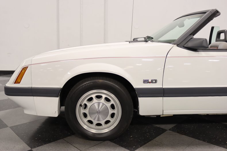 1986 Ford Mustang 14
