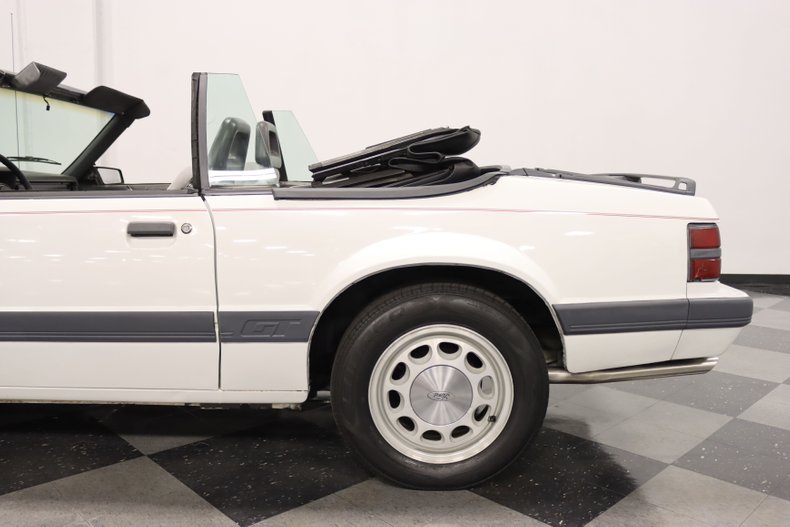 1986 Ford Mustang GT Convertible 16