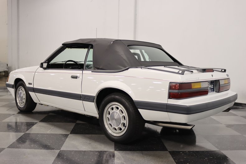 1986 Ford Mustang GT Convertible 9