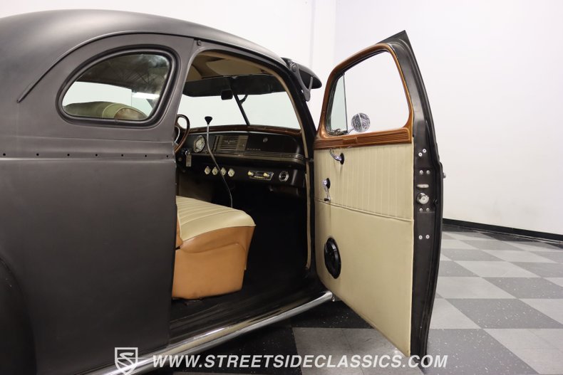 1940 Dodge Deluxe 55