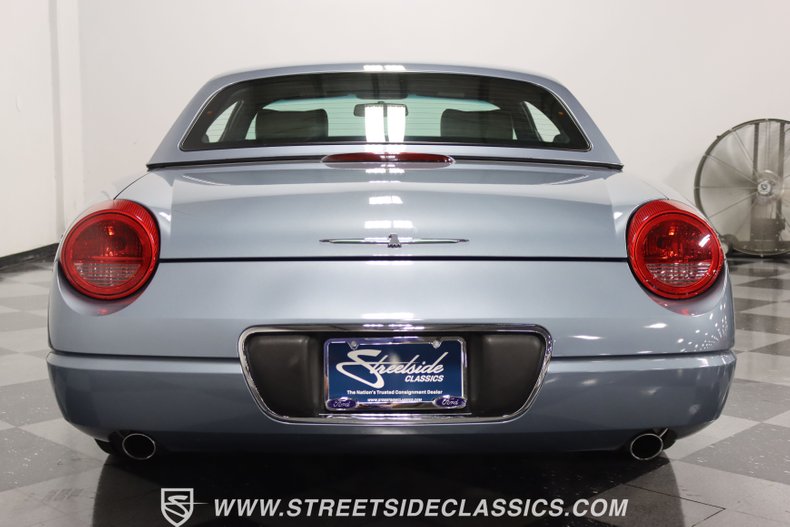 2005 Ford Thunderbird 8