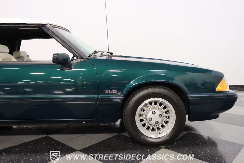 1990 Ford Mustang 29