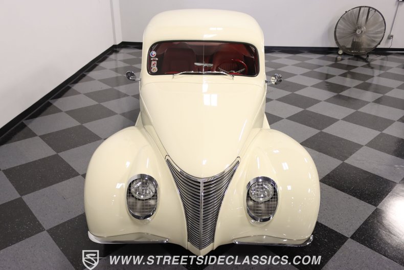 1939 Chevrolet Master Deluxe 18