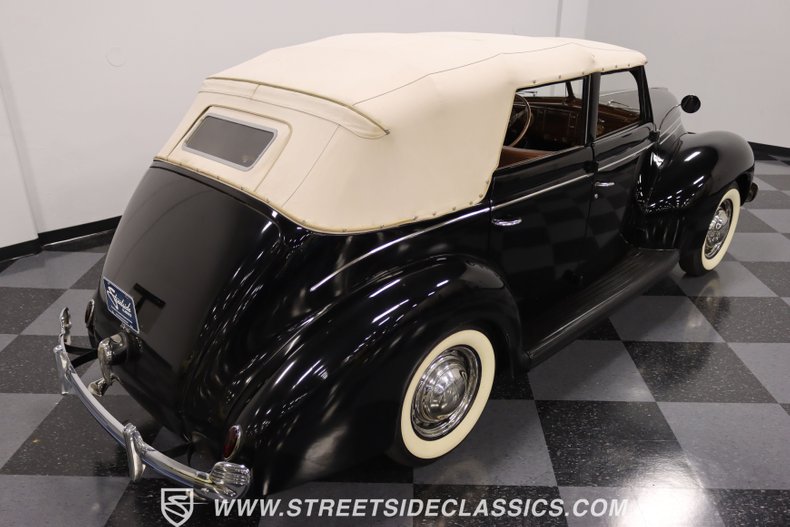 1939 Ford Deluxe 24