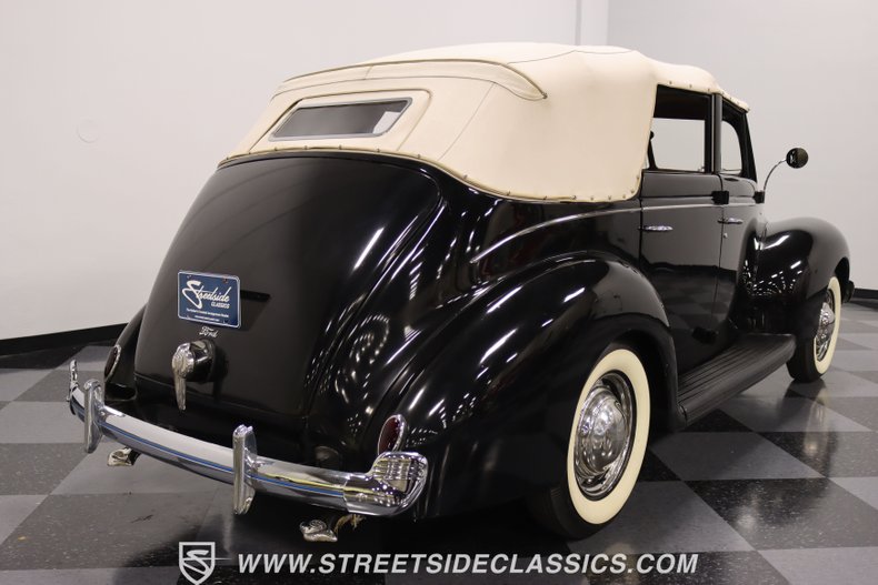 1939 Ford Deluxe 10