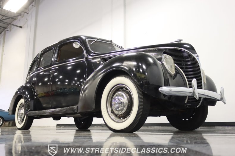 1938 Ford Deluxe 30