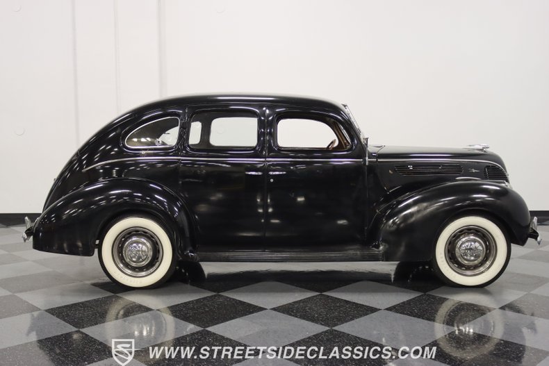 1938 Ford Deluxe 12