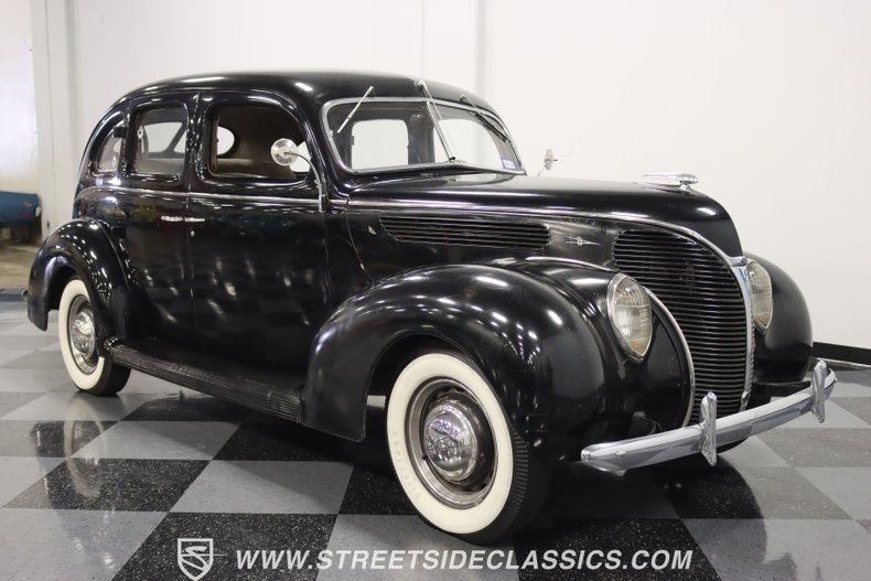 1938 Ford Deluxe 13