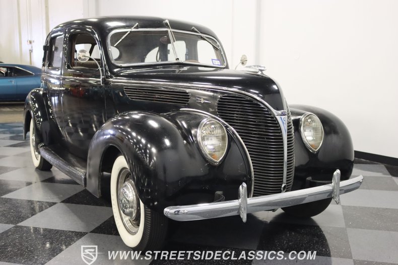 1938 Ford Deluxe 14