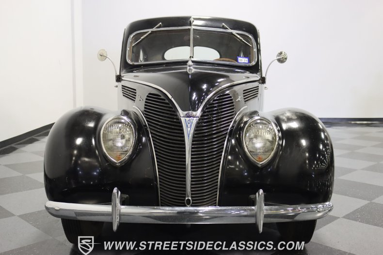1938 Ford Deluxe 15
