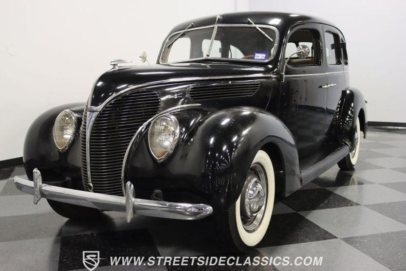 1938 Ford Deluxe 16