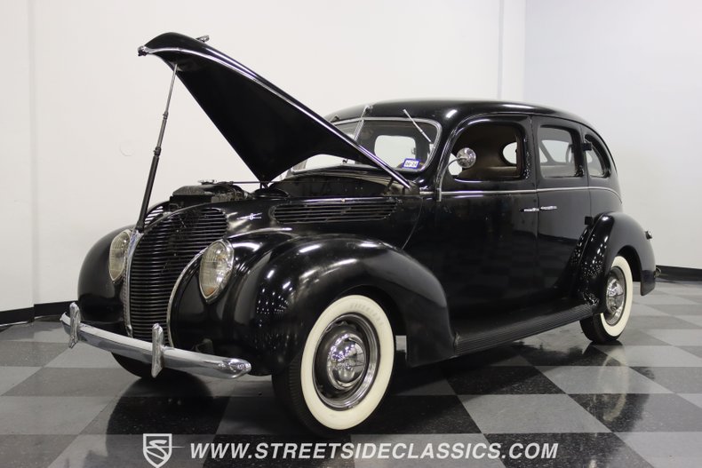 1938 Ford Deluxe 31