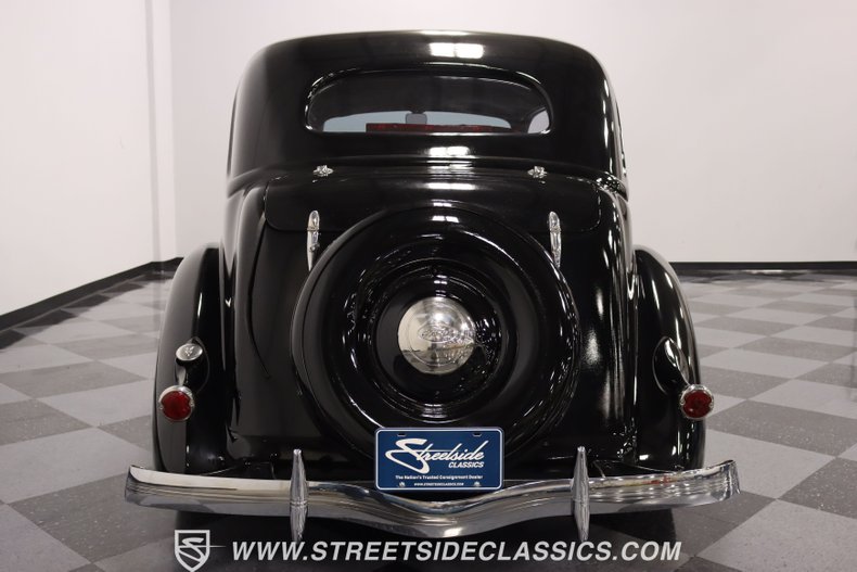1936 Ford Tudor 8