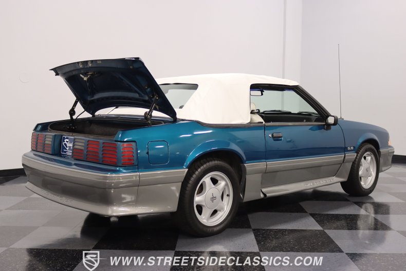 1993 Ford Mustang 54