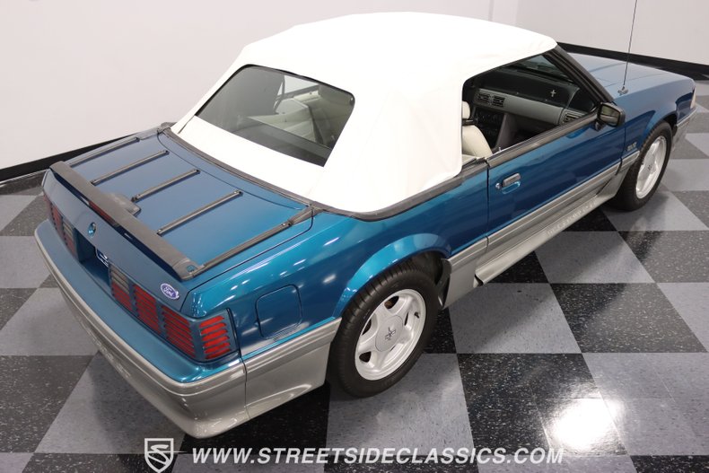 1993 Ford Mustang 24