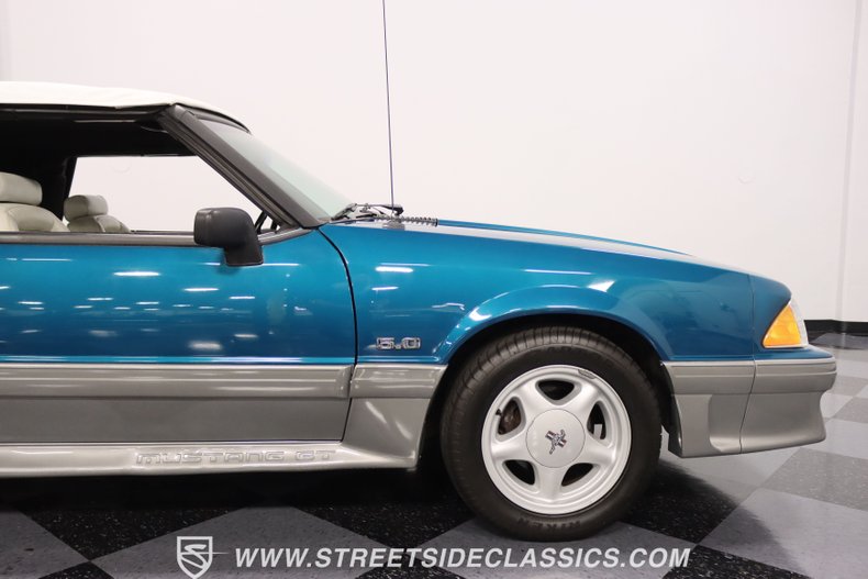 1993 Ford Mustang 29