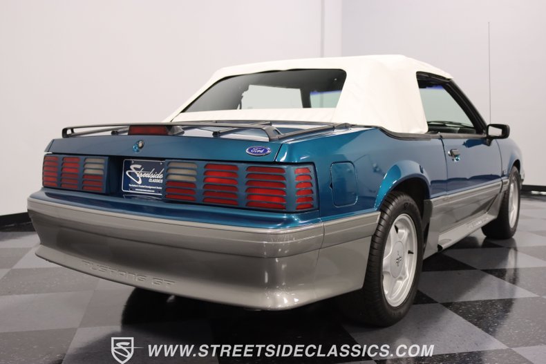 1993 Ford Mustang 10