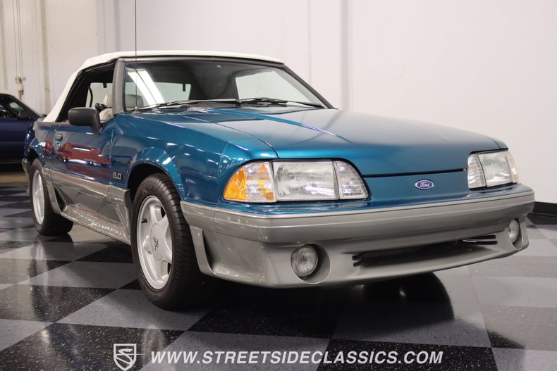 1993 Ford Mustang 14