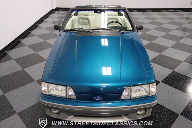 1993 Ford Mustang 18